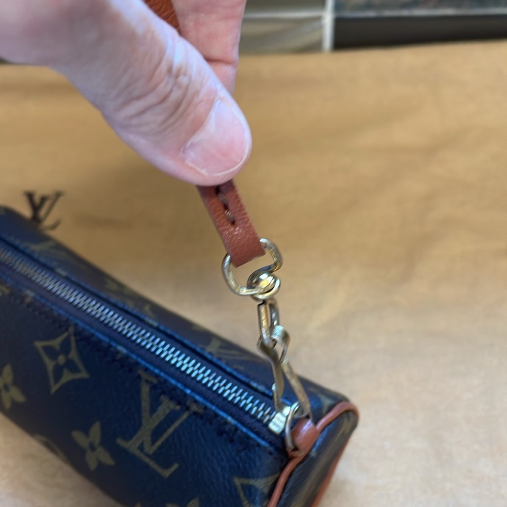 Louis Vuitton pouchette Papillon - Picture 6 of 7